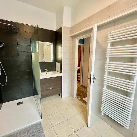 Arthys - Un Exterieur Au Centre-ville *